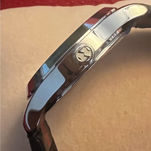 NIB✨ GUCCI LUXURY WATCH ✨
G-TIMELESS WATCH, 38MM Tourneau Unisex - Picture 13 of 16